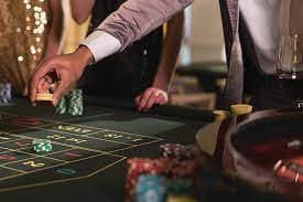 Live Boxing dealer table streaming to mobile phone on ayam4d login platform